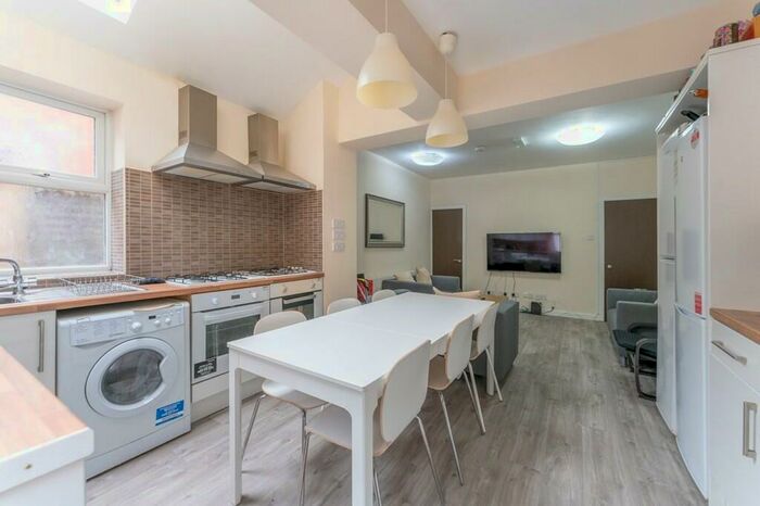 6 Bedroom Terraced House To Rent In Hubert Road, Selly Oak - Student Property, B29