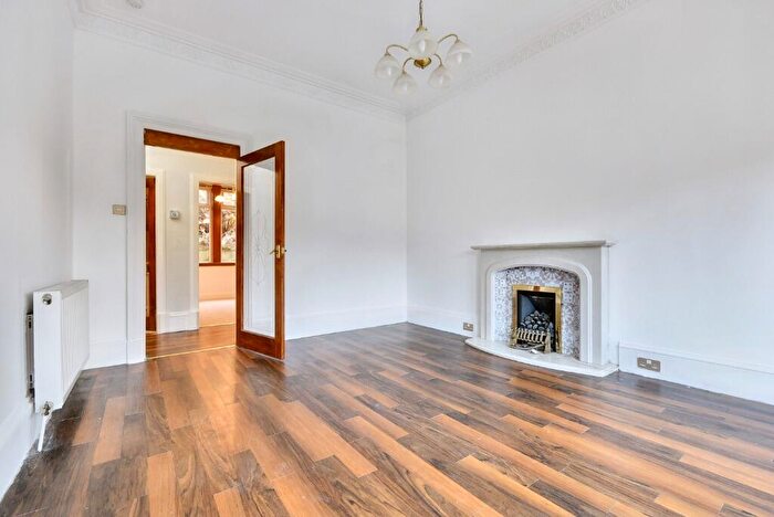 2 Bedroom Flat For Sale In Old Inverkip Road, Inverclyde, Greenock, PA16