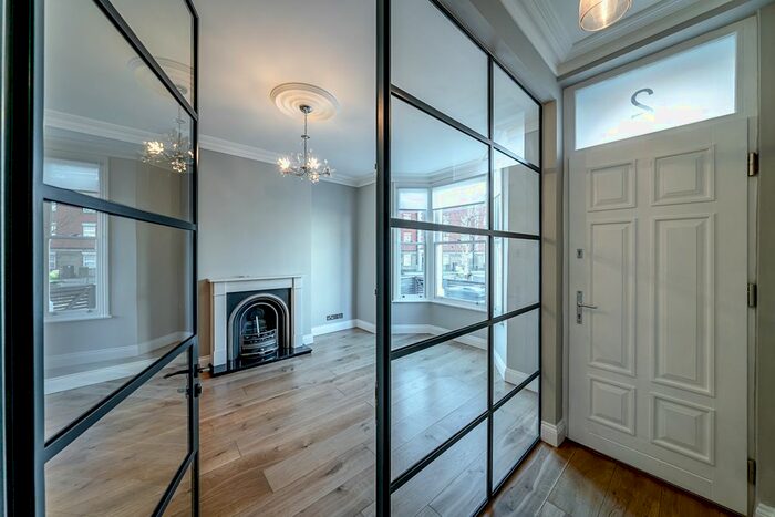 4 Bedroom Flat To Rent In Felixstowe Road, London, NW10