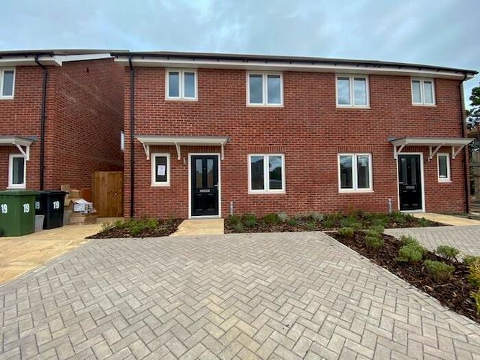 3 Bedroom House To Rent In Waterfield Close, Peterborough, PE3