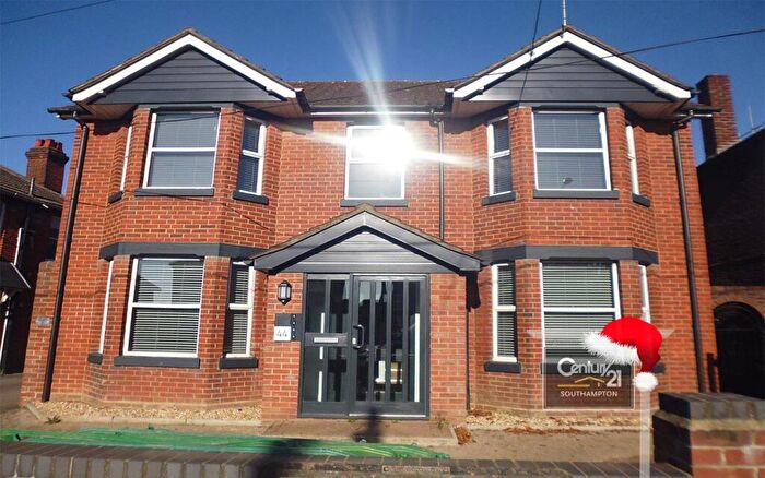 1 Bedroom Flat To Rent In |Ref: |, Leigh Road, Eastleigh, SO50