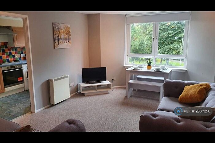 3 Bedroom Flat To Rent In Langlands Court, Glasgow, G51