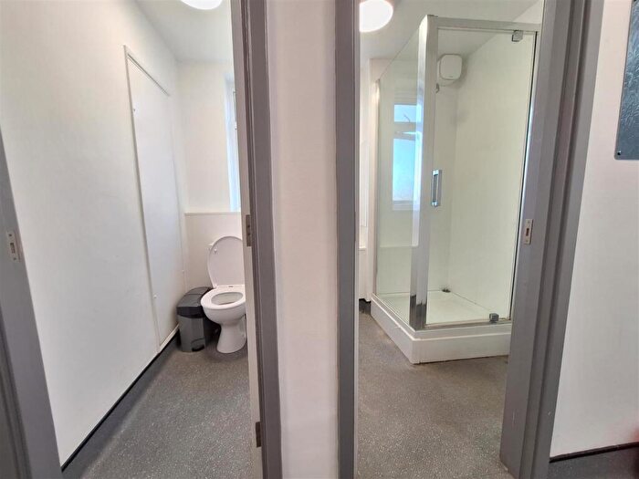 1 Bedroom Private Hall To Rent In Room Martindale Court, RG1