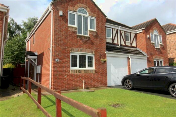 3 Bedroom Semi-Detached House To Rent In Fulneck Mews, Leeds, LS28