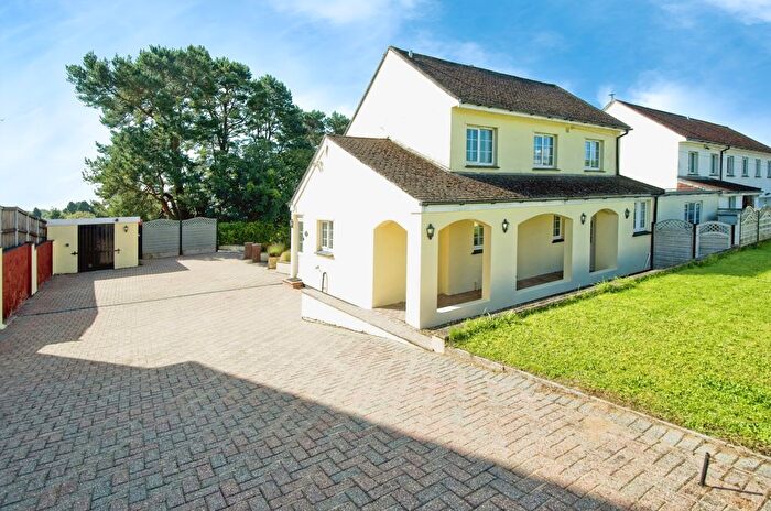 3 Bedroom Link Detached House For Sale In Folly Road, Trevethin, Pontypool, NP4