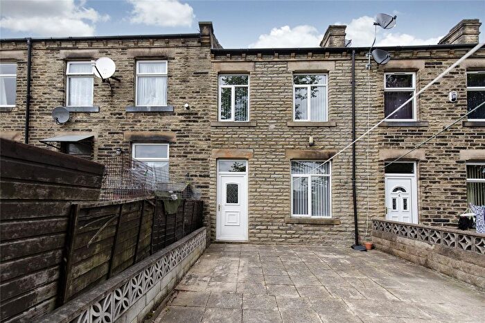 2 Bedroom Terraced House To Rent In South View Terrace, Hill Head, Dewsbury, West Yorkshire, WF13