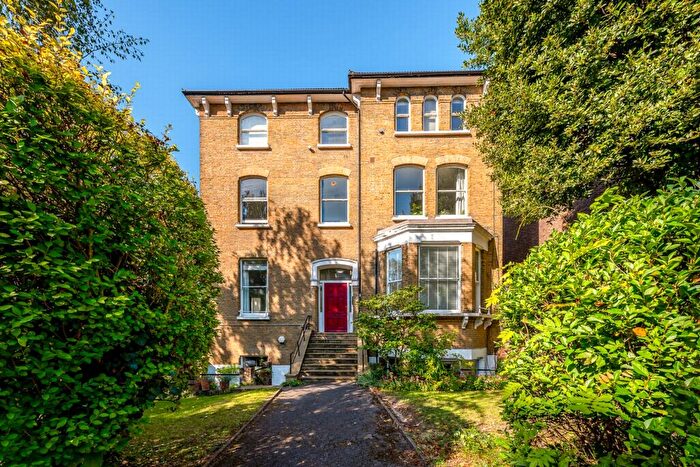 2 Bedroom Flat To Rent In Lewisham Hill, Lewisham, SE13