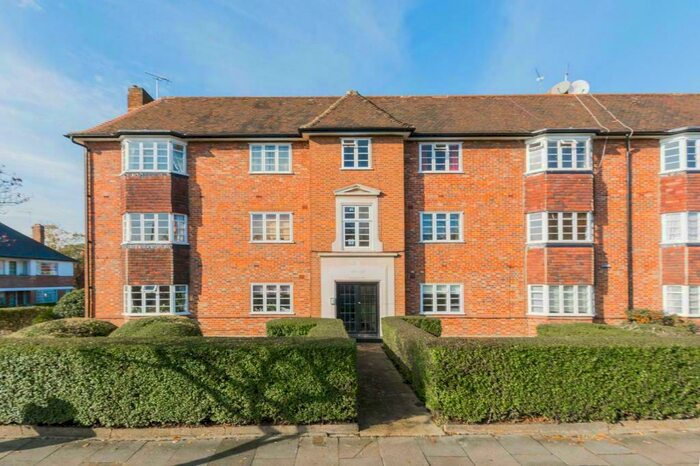 2 Bedroom Apartment To Rent In Ossulton Way, East Finchley, N2