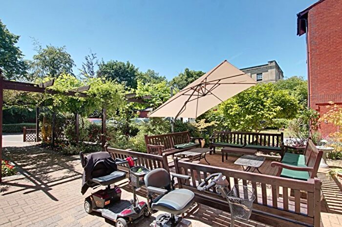 1 Bedroom Flat For Sale In Polebarn Road, Trowbridge, BA14
