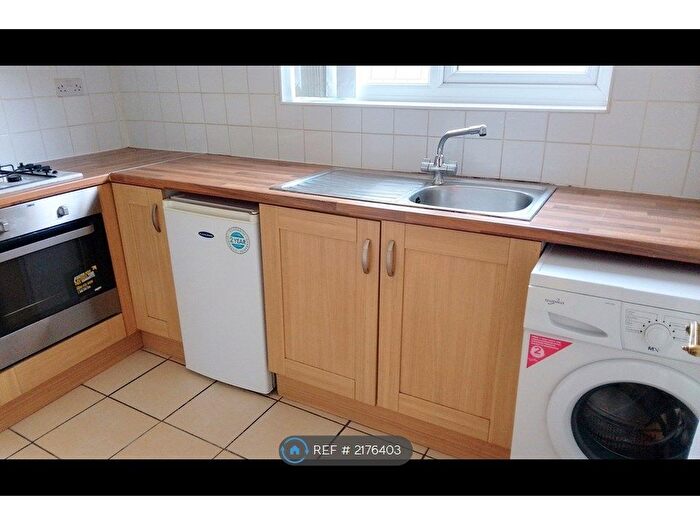 1 Bedroom Flat To Rent In Holmdale Terrace, Stamford Hill, N15
