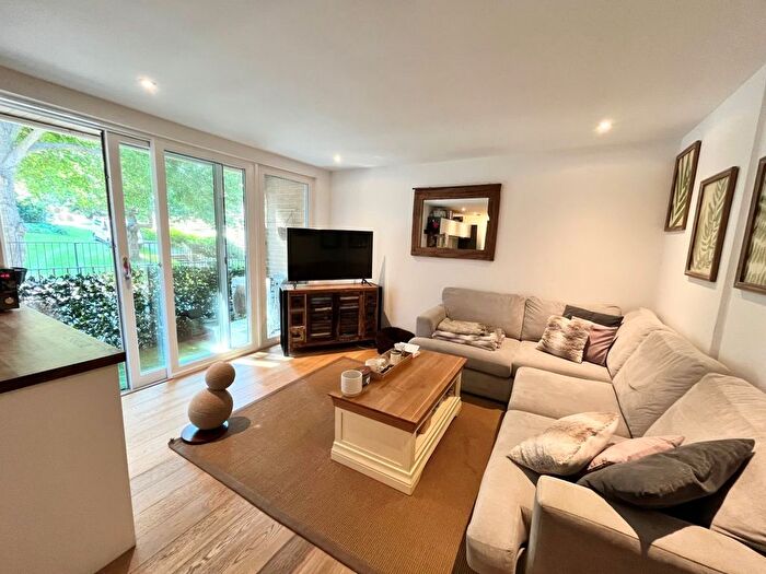 2 Bedroom Flat To Rent In St Martins Place, Brighton, BN2