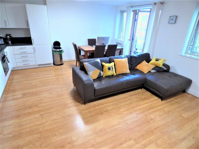 2 Bedroom Flat To Rent In Rathnew Court Meath Crescent, Bethnal Green, E2
