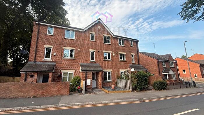 4 Bedroom Town House To Rent In North Baileygate, Pontefract, West Yorkshire, WF8