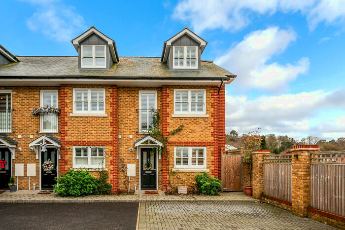 3 Bedroom End Of Terrace House To Rent In Glassworks, Beadles Lane, RH8