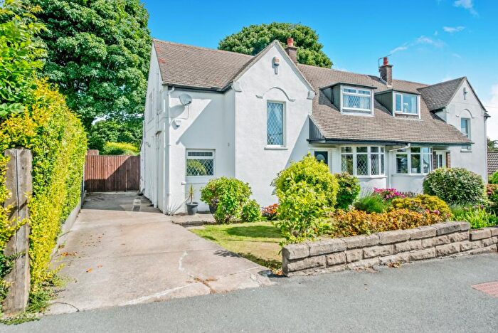 3 Bedroom Semi Detached House For Sale In Briarfield Avenue, Idle, Bradford, BD10