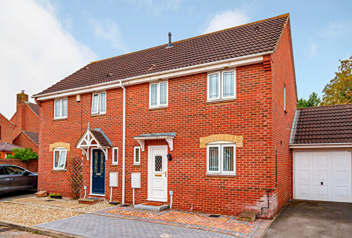 3 Bedroom Semi Detached House For Sale In Elizabeth Way, Mangotsfield, Bristol, South Gloucestershire, BS16