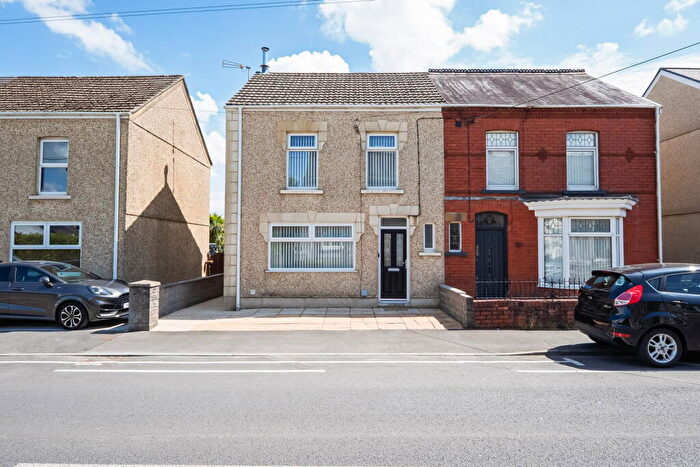 3 Bedroom Semi-Detached House For Sale In Coalbrook Road, Grovesend, Swansea, SA4