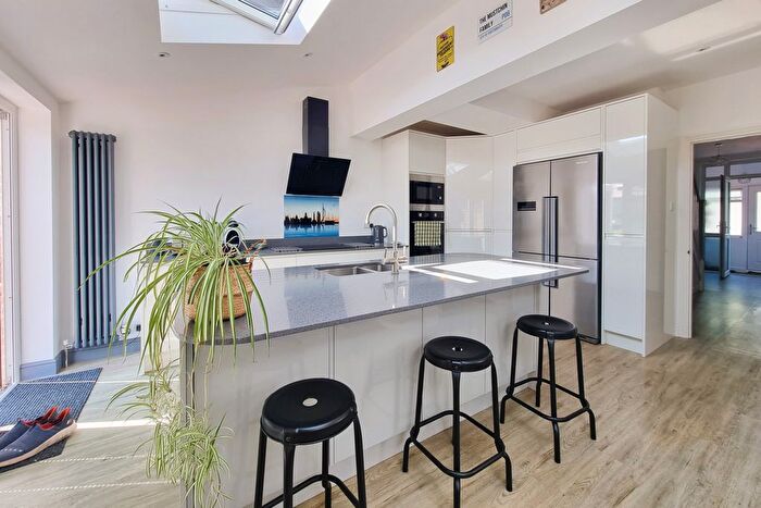 4 Bedroom Semi Detached House For Sale In Drayton, Hampshire, PO6