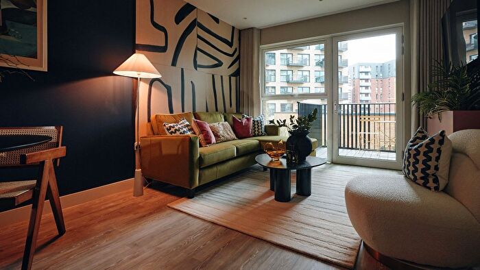 2 Bedroom Flat For Sale In Brentford, Brentford, TW8