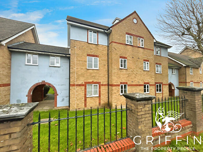 2 Bedroom Flat To Rent In Saxon Court, London Road, Benfleet, SS7