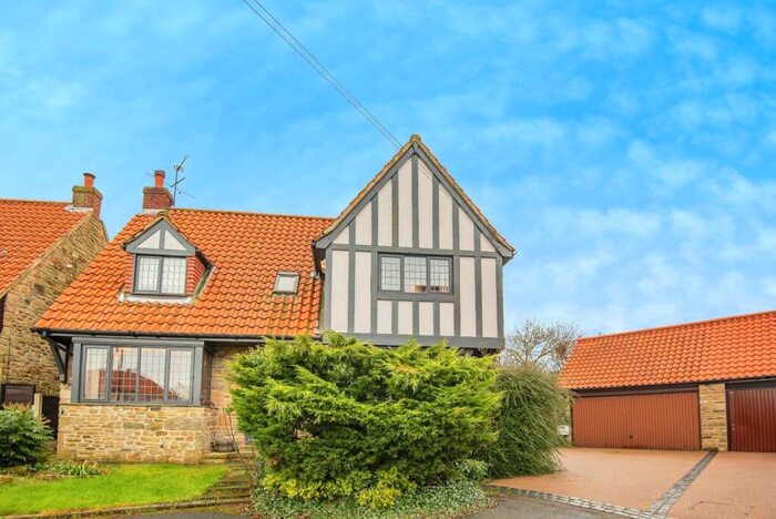 4 Bedroom Detached House For Sale In The Paddocks, Cadeby, Doncaster, DN5