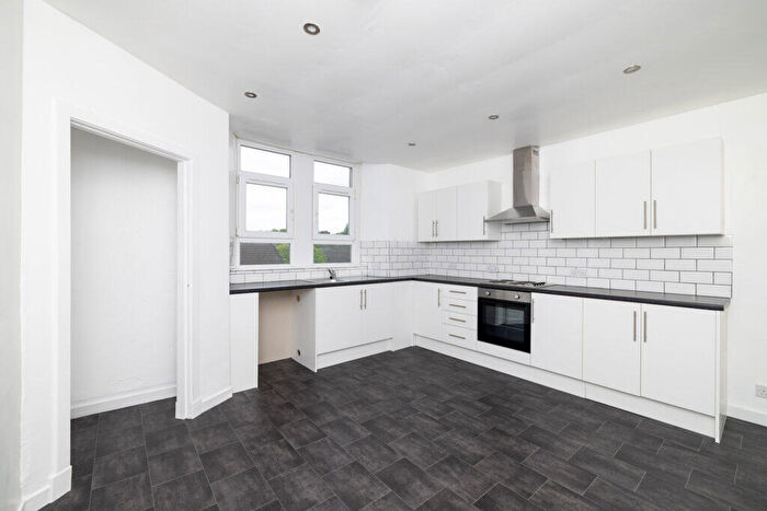 3 Bedroom Property To Rent In Pitfour Street, Dundee, DD2