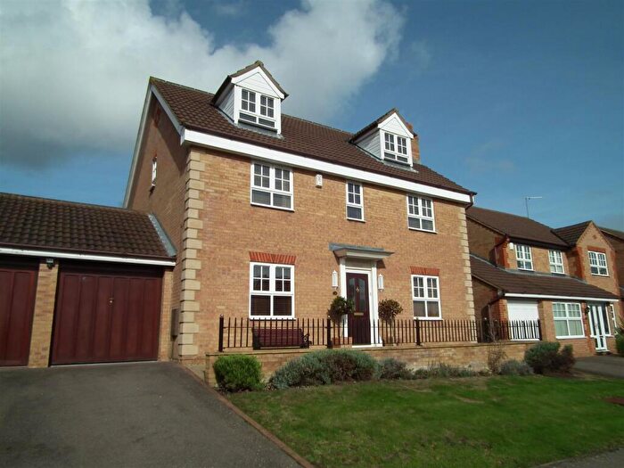 5 Bedroom Detached House To Rent In Abington Vale, Northampton, NN3