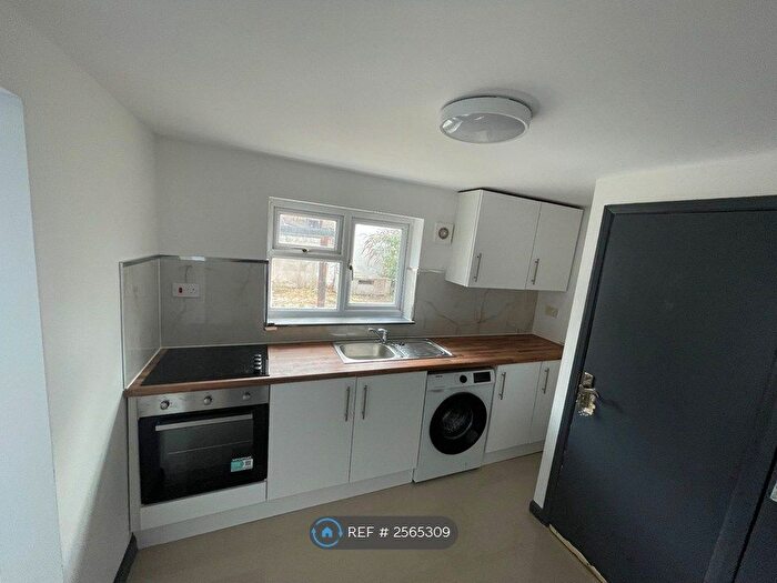 1 Bedroom Flat To Rent In Old Bedford Road, Luton, LU2