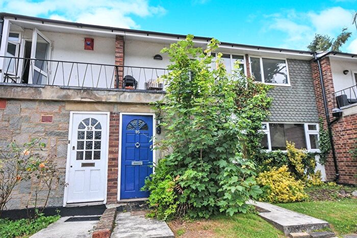 2 Bedroom Maisonette For Sale In Lower Camden, Chislehurst, Kent, BR7