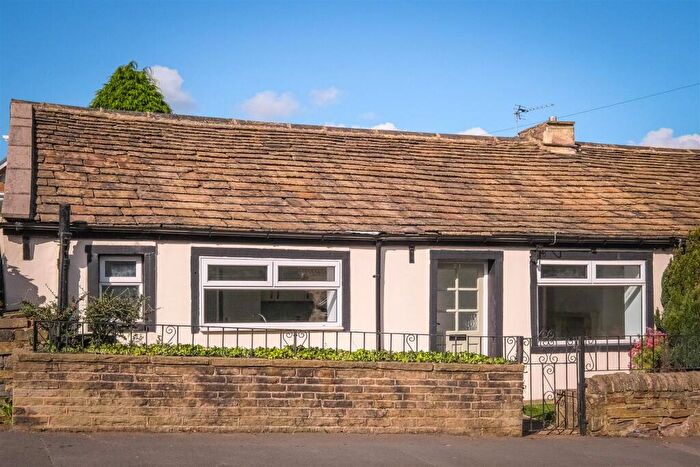 3 Bedroom Semi-Detached Bungalow For Sale In Carr House Lane, Shelf, Halifax, HX3