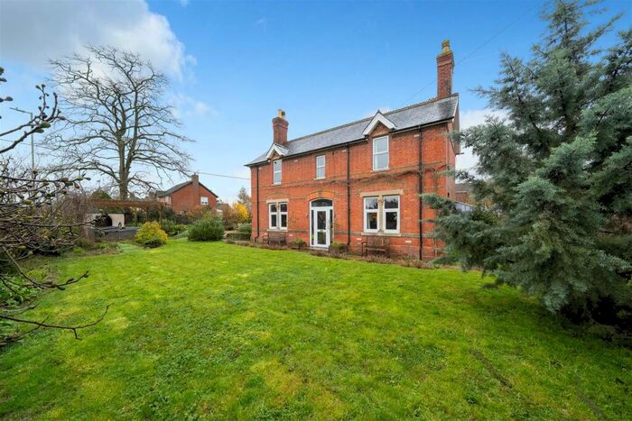 5 Bedroom Detached House For Sale In Sunnyside, Bath Road, Devizes, SN10