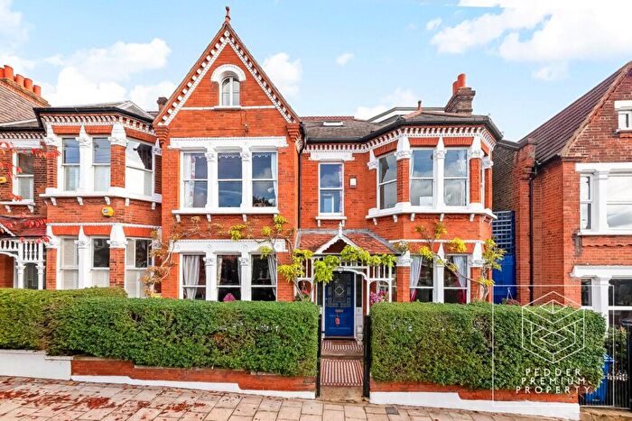 6 Bedroom Semi Detached House To Rent In Hollingbourne Road, Herne Hill, London, SE24