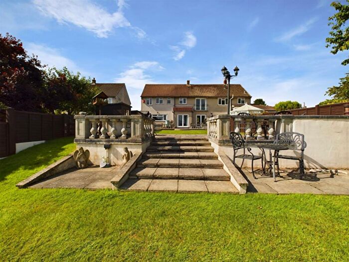 5 Bedroom House For Sale In Castle Road, Pucklechurch, BS16