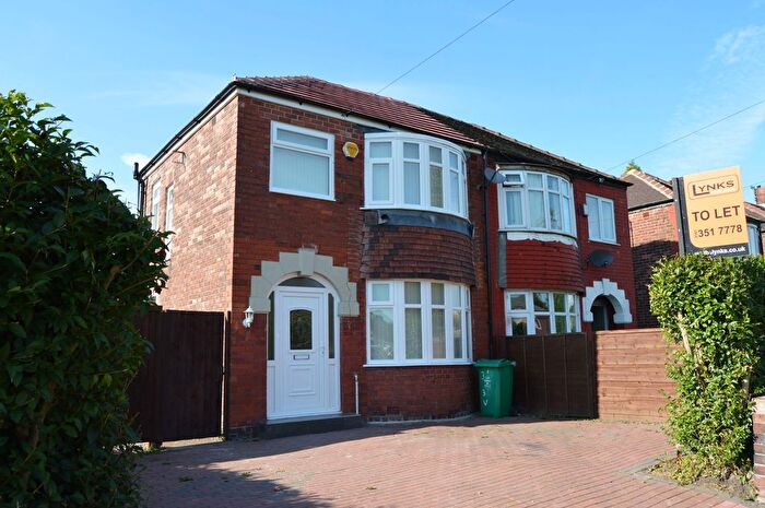 3 Bedroom Semi Detached House For Sale In Vale Street, Manchester, M11