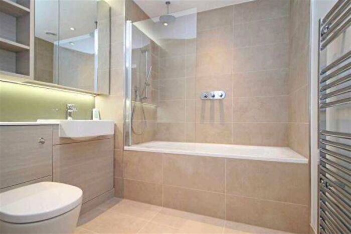 1 Bedroom Flat For Sale In Cassia Point, Glasshouse Gardens, Stratford, London, E20