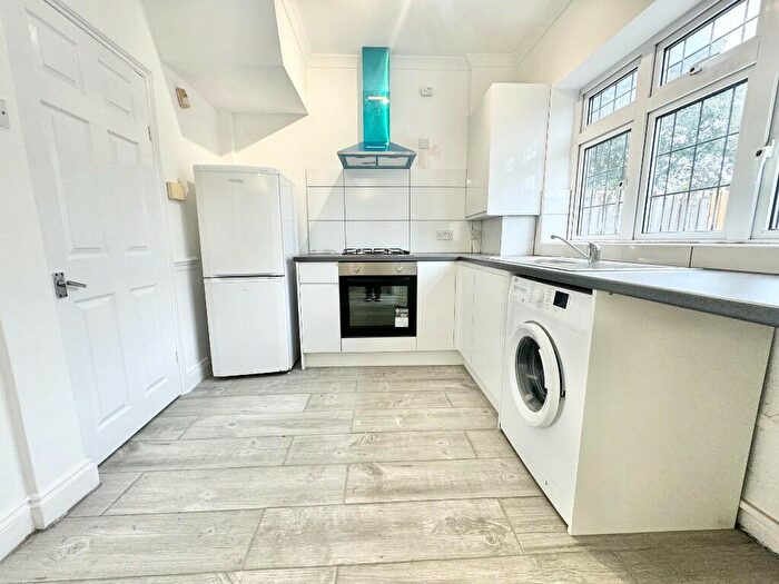 3 Bedroom Terraced House To Rent In Tomswood Hill, Ilford, London, IG6