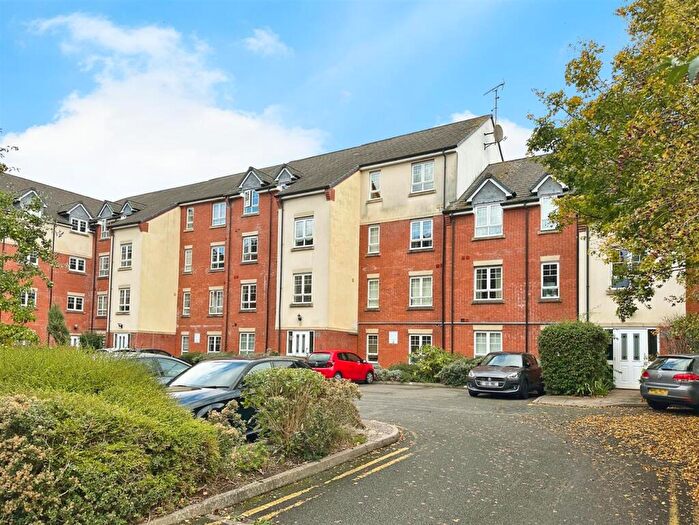 2 Bedroom Apartment For Sale In Turberville Place, Warwick, CV34
