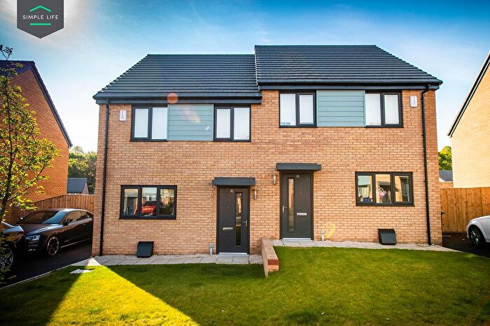 3 Bedroom Semi-Detached House To Rent In Roberts Road, Doncaster, DN12