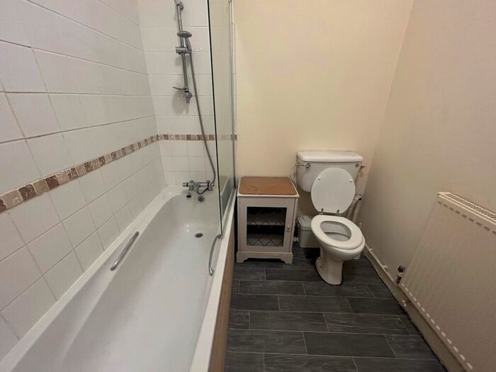 1 Bedroom Flat To Rent In High Street, Clay Cross, S45
