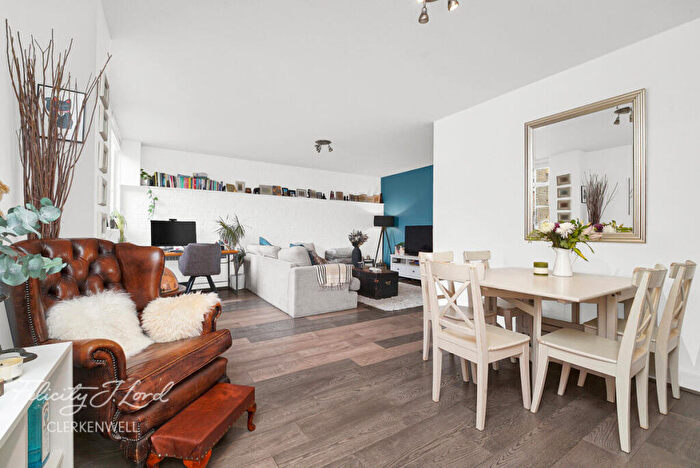 1 Bedroom Apartment For Sale In Goswell Road, London, EC1V