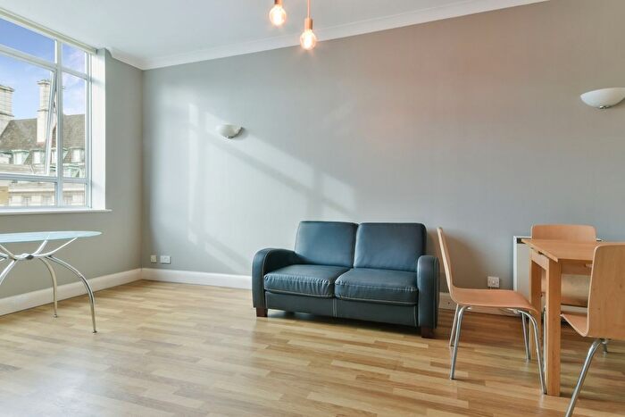 2 Bedroom Flat To Rent In North Block Tower, Waterloo, SE1