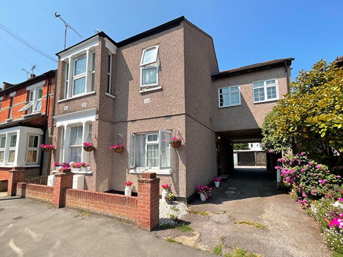 1 Bedroom Flat For Sale In Cliffsea Grove, Leigh-on-Sea, SS9