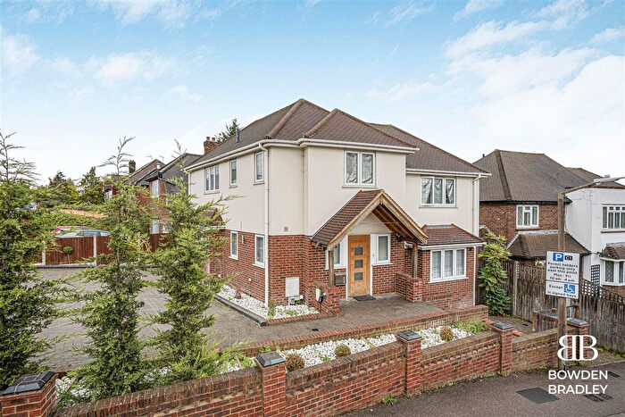 3 Bedroom Detached House For Sale In Mount Pleasant Road, Chigwell, IG7
