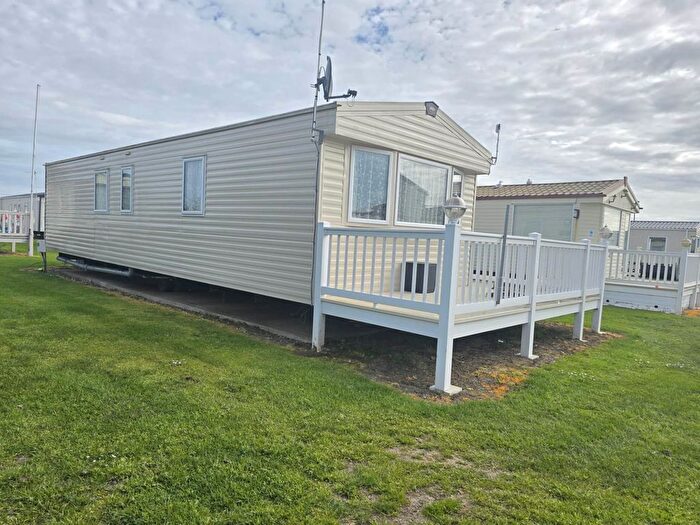 2 Bedroom Park Home For Sale In St Osyth, Clacton-On-Sea., CO16