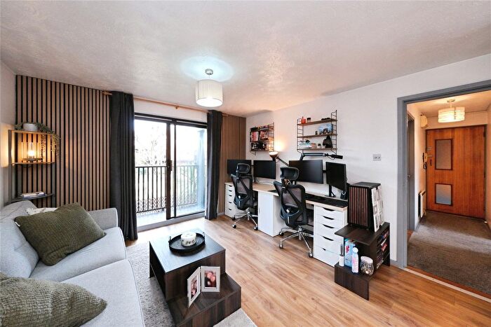1 Bedroom Flat For Sale In Alderney Street, Nottingham, Nottinghamshire, NG7