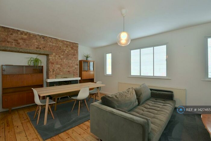 3 Bedroom Maisonette To Rent In East End Road, London, N2