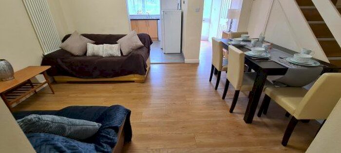 5 Bedroom Terraced House To Rent In St Michaels Place, Canterbury, Kent, CT2