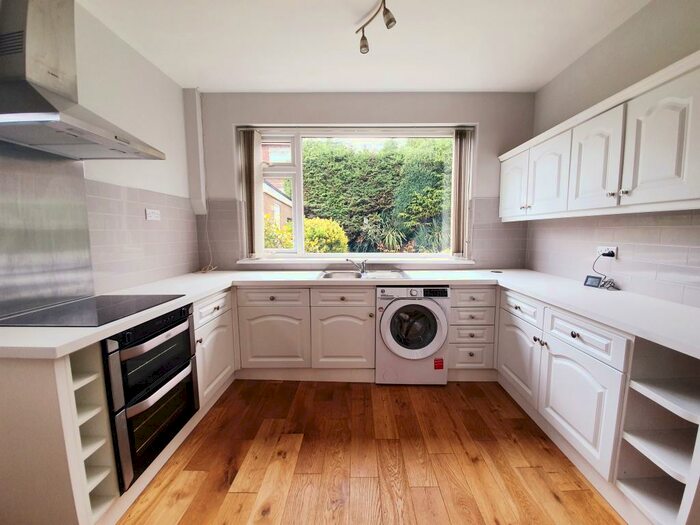 3 Bedroom House To Rent In Woodend Drive, Sheffield, S6