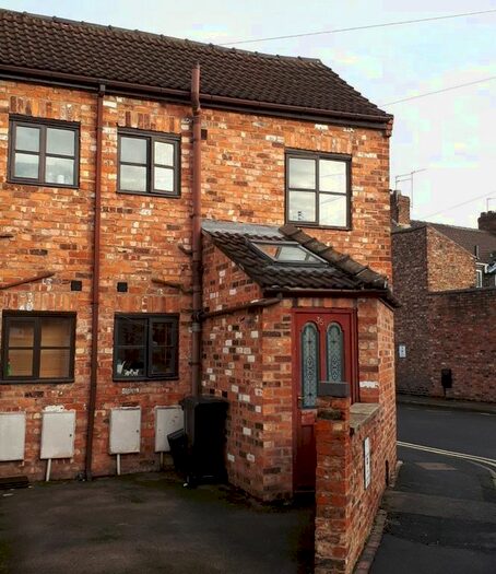 1 Bedroom Semi-Detached House To Rent In Amber Street, The Groves, York, YO31
