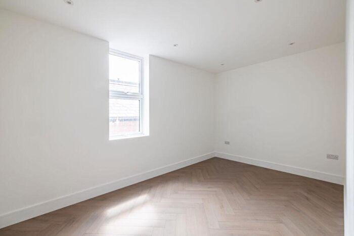 2 Bedroom Apartment To Rent In A High Street, Croydon, CR0